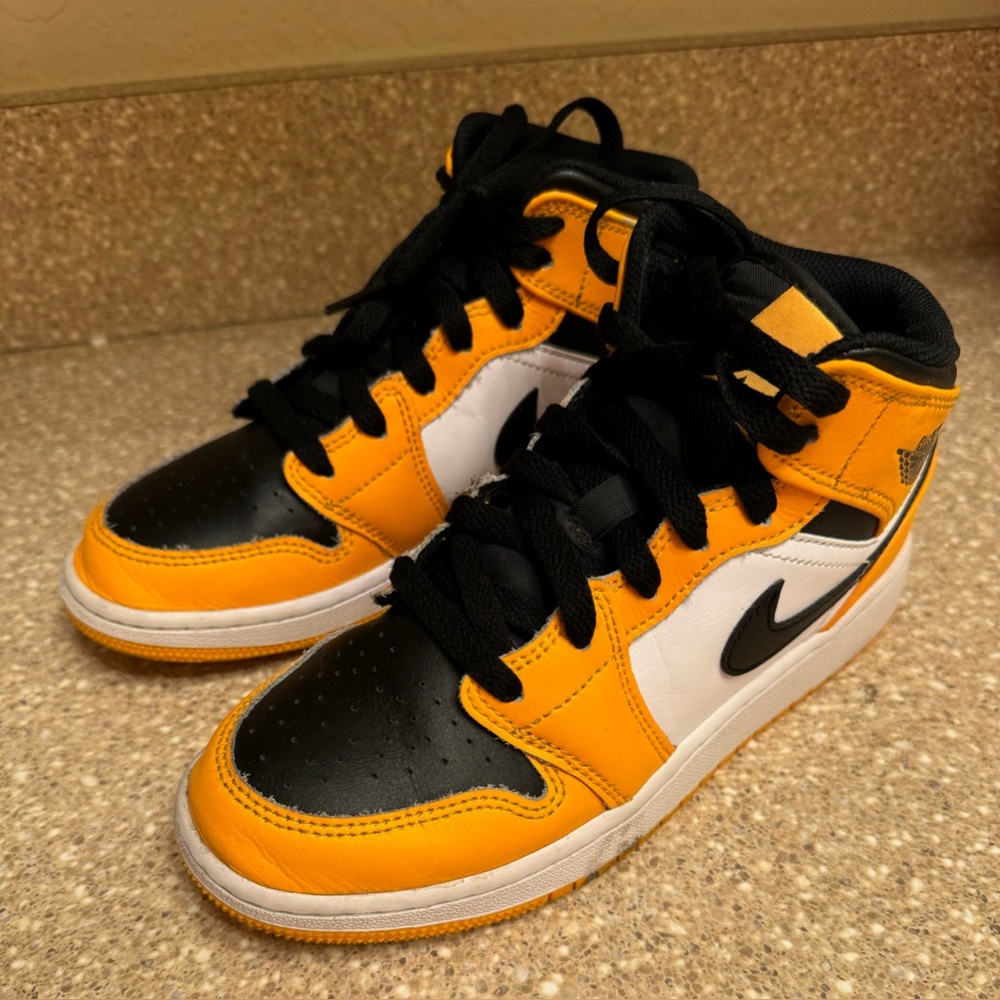 AIR JORDAN 1 MID (GS)